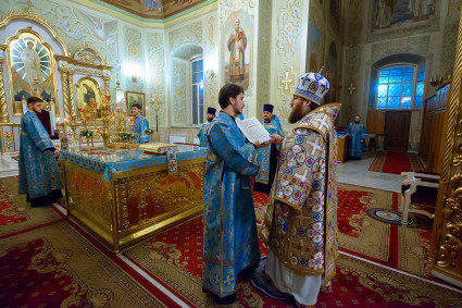 Митрополит Игнатий совершил всенощное бдение в Покровском соборе г. Саратова