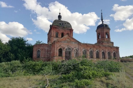 Добровольцы из Саратова потрудились в старинном храме