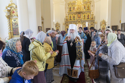 Божественная литургия в Свято-Троицком кафедральном соборе г. Вольска