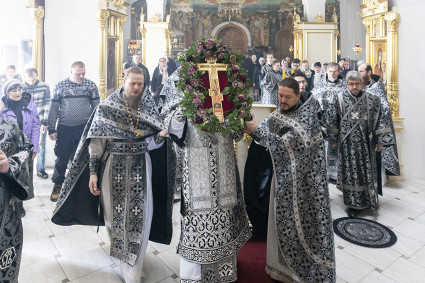 Литургия Преждеосвященных Даров в храме в честь Покрова Пресвятой Богородицы г. Покровска (Энгельса)