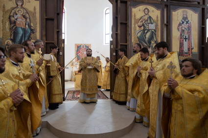 Великое освящение храма святителя Тихона Задонского г. Саратова и Божественная литургия в новоосвященном храме