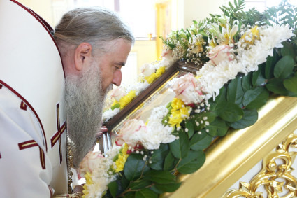 Божественная литургия на Архиерейском подворье — храме во имя святого апостола и евангелиста Иоанна Богослова при СПДС