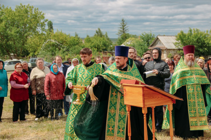 Состоялся молебен на начало строительство храма в р.п. Октябрьский городок Татищевского района