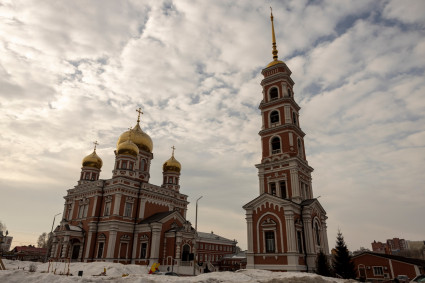 Митрополит Игнатий совершил Божественную литургию в Покровском соборе г. Саратова