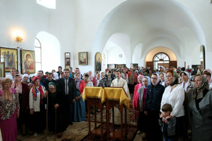 Божественная литургия в храме во имя святителя и чудотворца Николая р.п. Базарный Карабулак