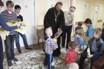 С Рождеством поздравили маленьких пациентов клиники гематологии