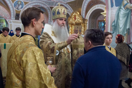 Всенощное бдение в Свято-Троицком кафедральном соборе г. Саратова