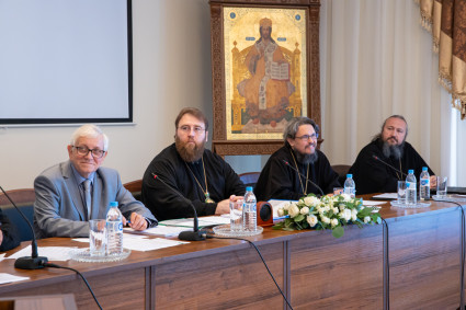 Митрополит Игнатий присутствовал на защите выпускных квалификационных работ студентами семинарии