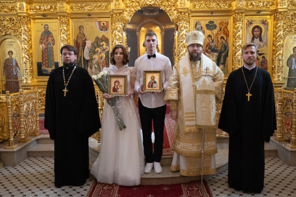 Митрополит Игнатий совершил таинство Венчания