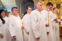 Крещальная литургия в Свято-Троицком соборе Саратова