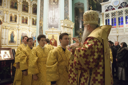 Всенощное бдение в храме в честь Сошествия Святого Духа г.Саратова