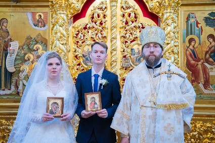 Митрополит Игнатий совершил таинство Венчания в Свято-Троицком кафедральном соборе г. Саратова