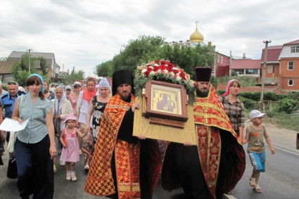 Крестный ход к святому источнику великомученицы Параскевы, именуемой Пятница
