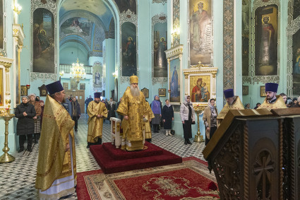 Божественная литургия в храме Сошествия Святого Духа г. Саратова