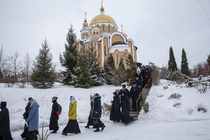 Божественная литургия в Свято-Алексиевском женском монастыре г. Саратова