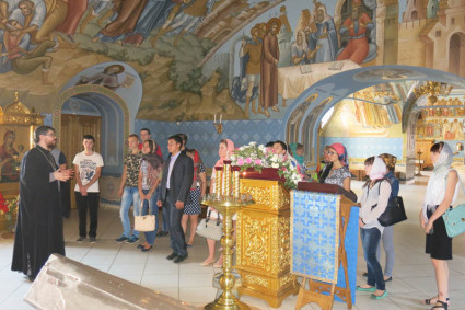 Прошла экскурсия по саратовским храмам для студентов Поволжского Института Управления