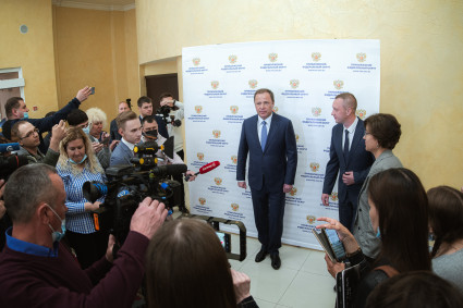 Митрополит Игнатий принял участие в церемонии представления врио губернатора области