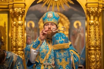 Митрополит Игнатий совершил всенощное бдение с чином погребения Божией Матери в Свято-Троицком кафедральном соборе г. Саратова