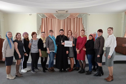 Священник встретился с родителями, воспитывающими детей с ОВЗ