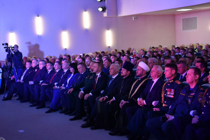 Секретарь епархиального управления посетил торжественное мероприятие, посвященное празднованию Дня народного единства