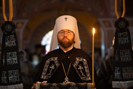 Митрополит Игнатий совершил великое повечерие с чтением Великого покаянного канона преподобного Андрея Критского в Свято-Троицком кафедральном соборе г. Саратова