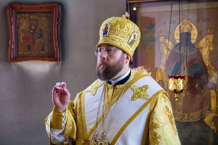 Митрополит Игнатий совершил Божественную литургию в Петропавловском храме г. Саратова