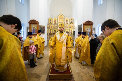 Митрополит Игнатий совершил Божественную литургию в Покровском храме с. Балтай