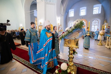 Митрополит Игнатий совершил всенощное бдение в Покровском храме г. Петровска