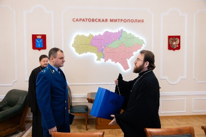 Митрополит Игнатий провел встречу с транспортным прокурором г. Саратова Романом Александровичем Ковальчуком