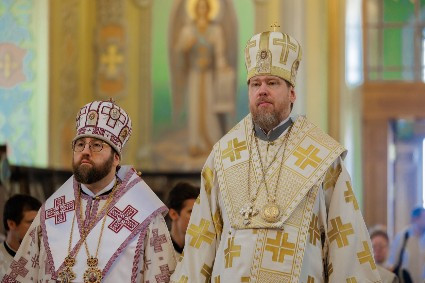 Митрополит Игнатий и митрополит Владимир совершили Божественную литургию в Покровском соборе г. Саратова