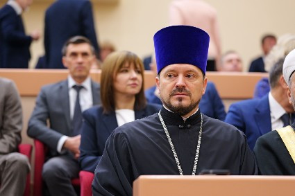 Секретарь епархиального управления принял участие в заседании Саратовской областной думы