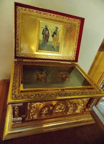 Ковчег с частицами мощей святых апостолов Петра и Павла