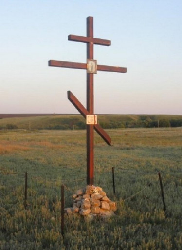 Поклонный крест в с. Малая Каменка Новобурасского района