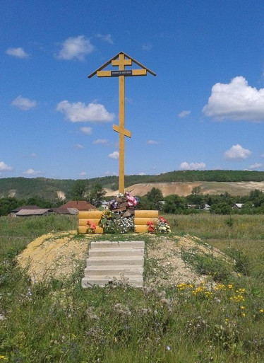 Поклонный крест в с. Шняево Базарно-Карабулакского района