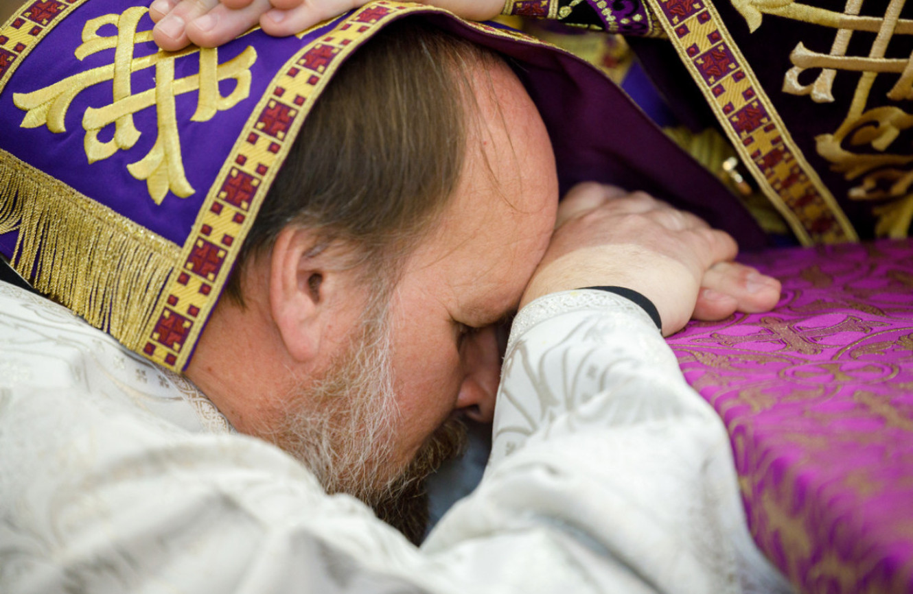 Митрополит Игнатий совершил хиротесию Александра Николаевича Косенко во чтеца и иподиакона и его хиротонию во диакона в Свято-Алексиевском женском монастыре г. Саратова