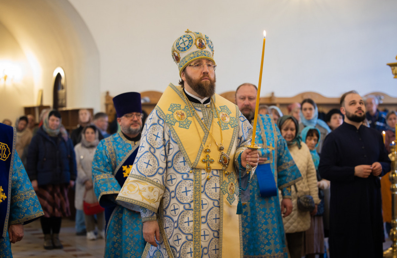 Митрополит Игнатий совершил всенощное бдение в храме Рождества Христова г. Саратова