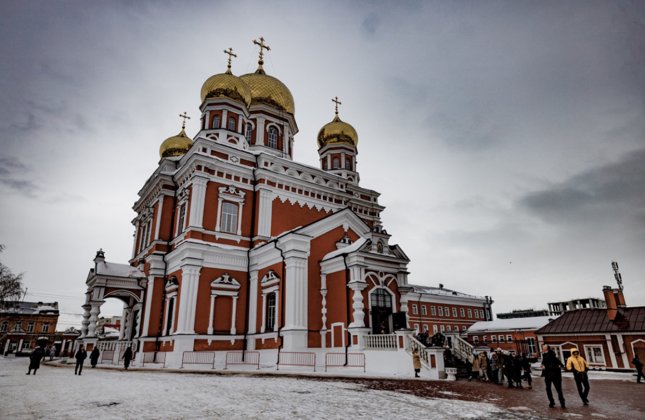 Митрополит Игнатий совершил Божественную литургию в Покровском соборе г. Саратова
