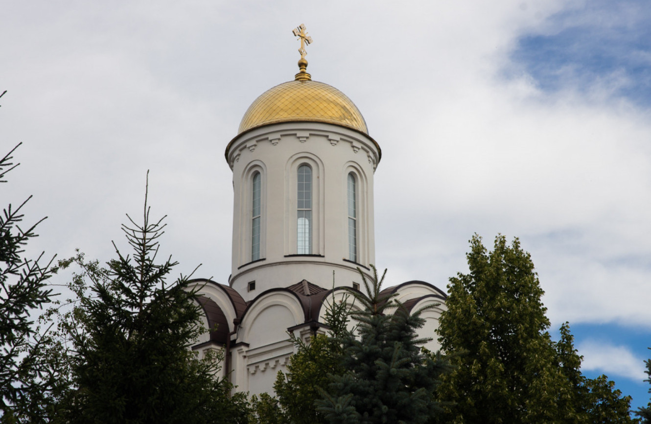 Митрополит Игнатий совершил Божественную литургию в Георгиевском храме г. Саратова