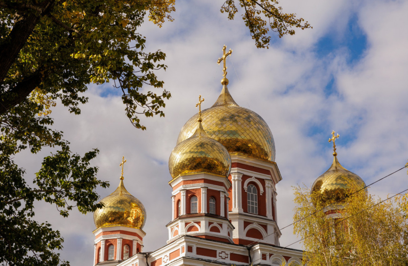 Митрополит Игнатий совершил Божественную литургию в Покровском соборе г. Саратова